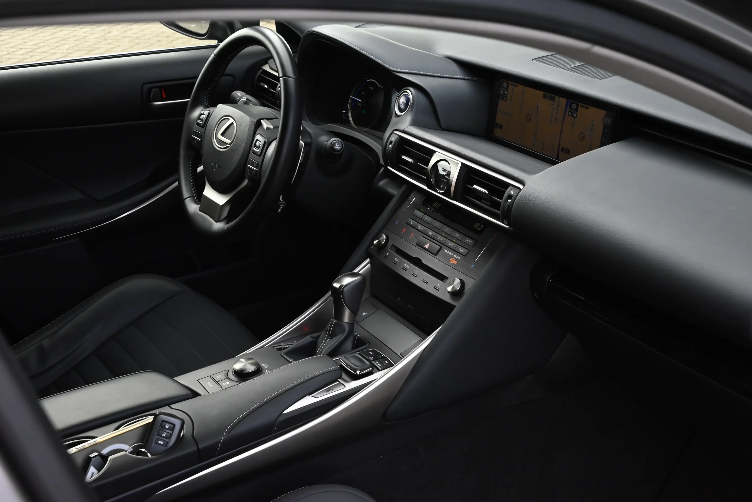 Lexus 5